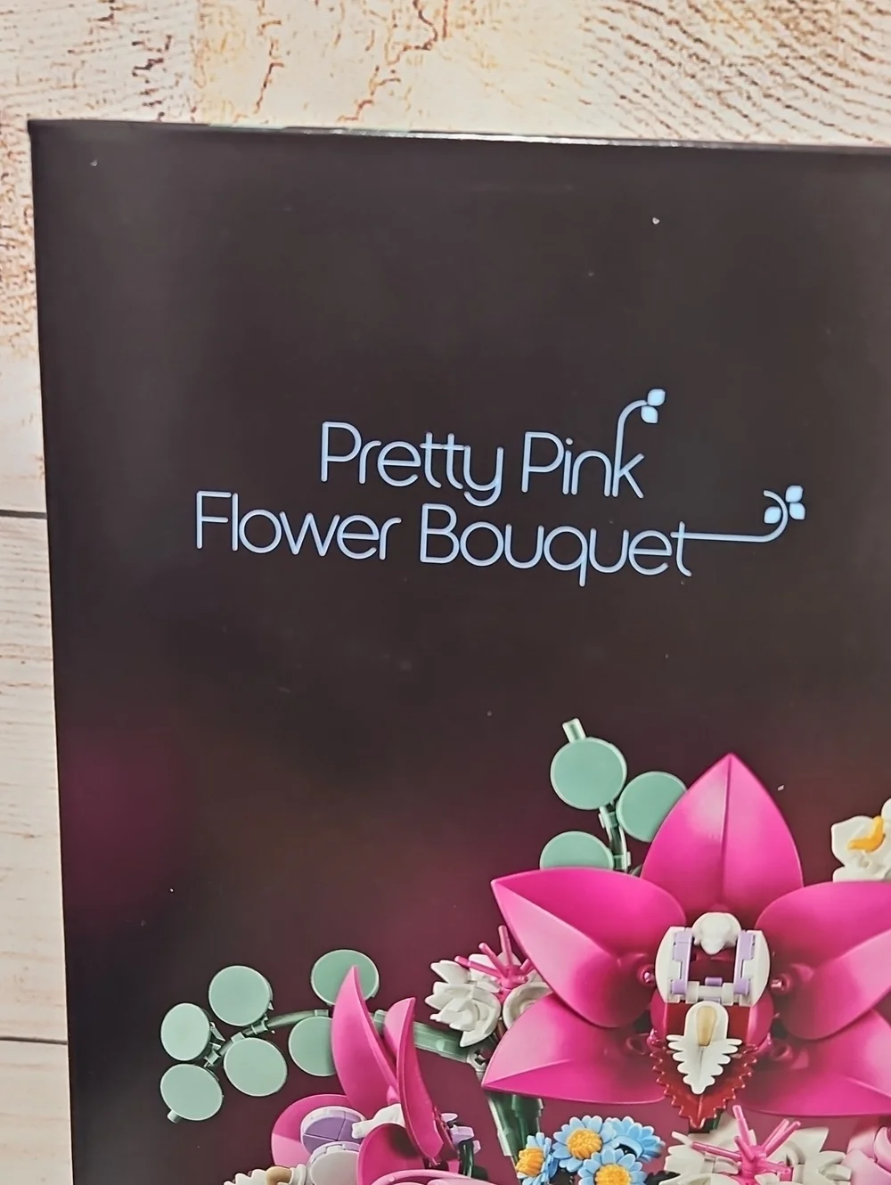 NIB LEGO Pretty Pink Flower Bouquet - Pink and Peach Botanical Set